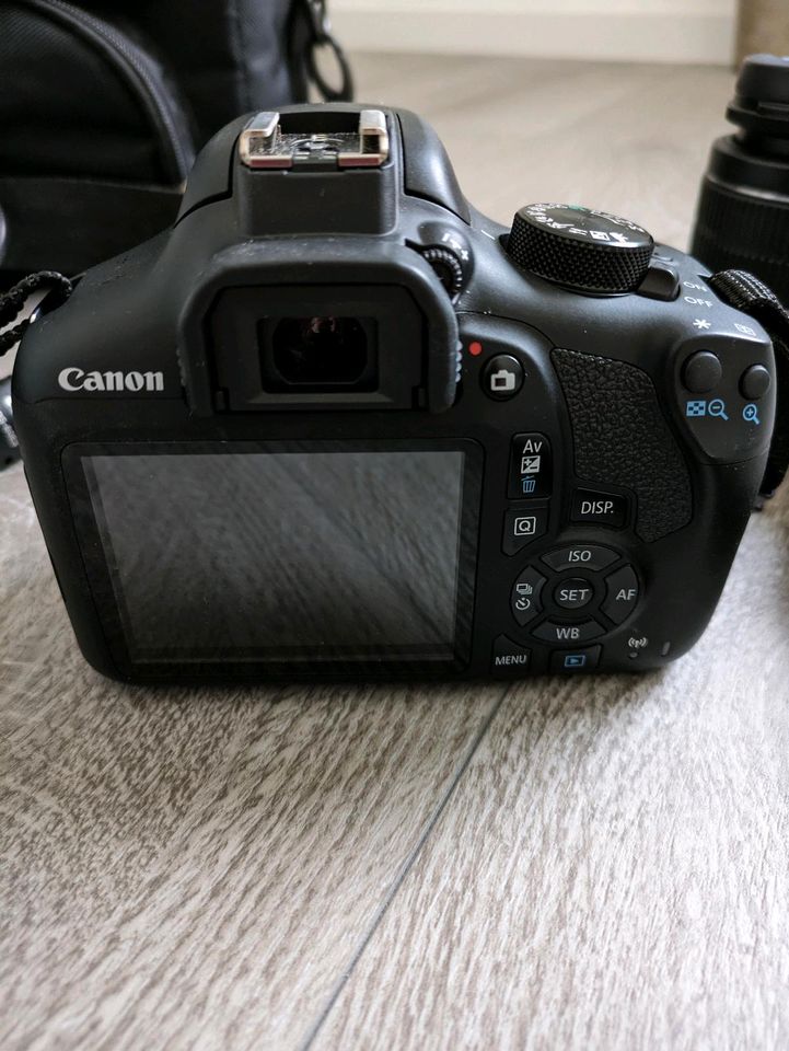 Canon EOS 1300D + Stativ in Legden