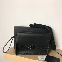 Valentino Garavani | Damen Clutch ROCKSTUD Medium Wuppertal - Barmen Vorschau