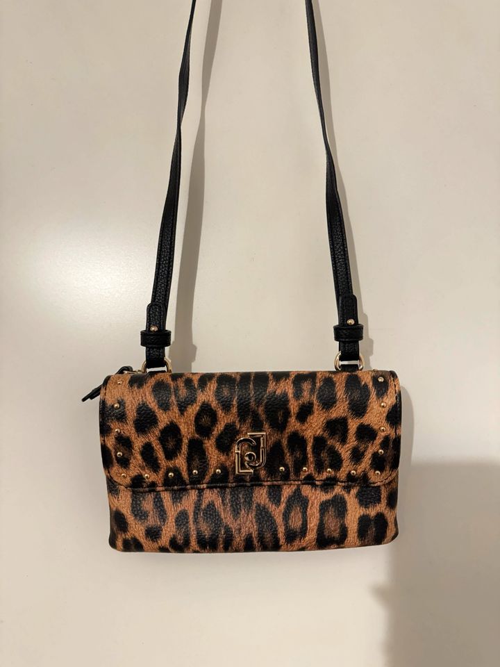 Liu Jo Gürteltasche Umhängetasche Leo Animal Print NEU in Berlin