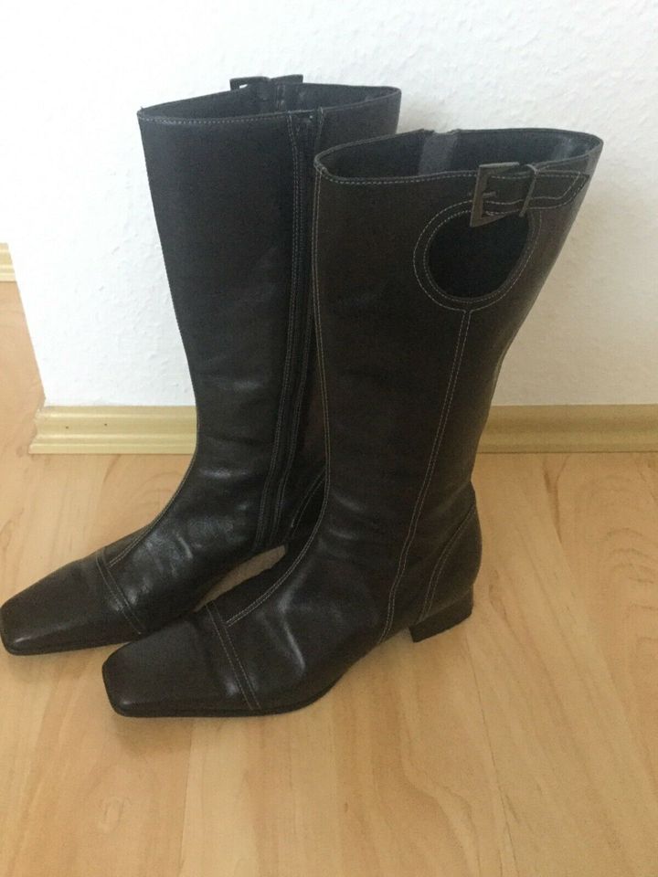 Lederstiefel / Stiefel von Laura Lenti Gr 38 schwarz in Bassenheim