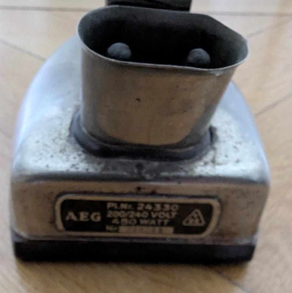 Original AEG antikes Bügeleisen PL Nr. 24330 200/240 V 450W in Leipzig