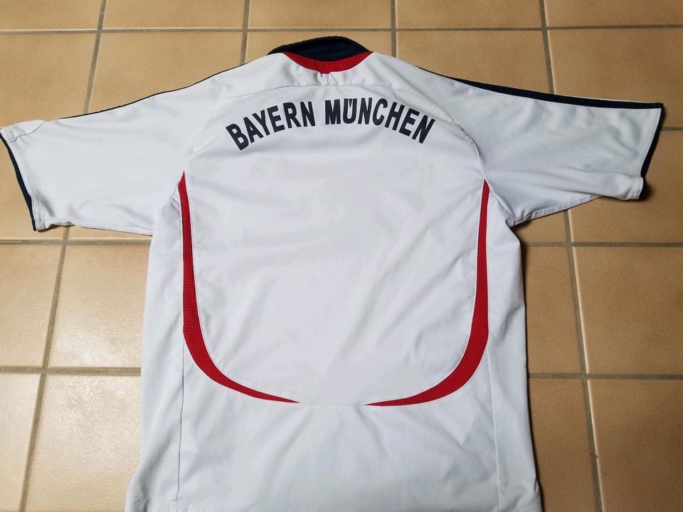 Trikot Fußball FC Bayern München weiß in Enkenbach-Alsenborn