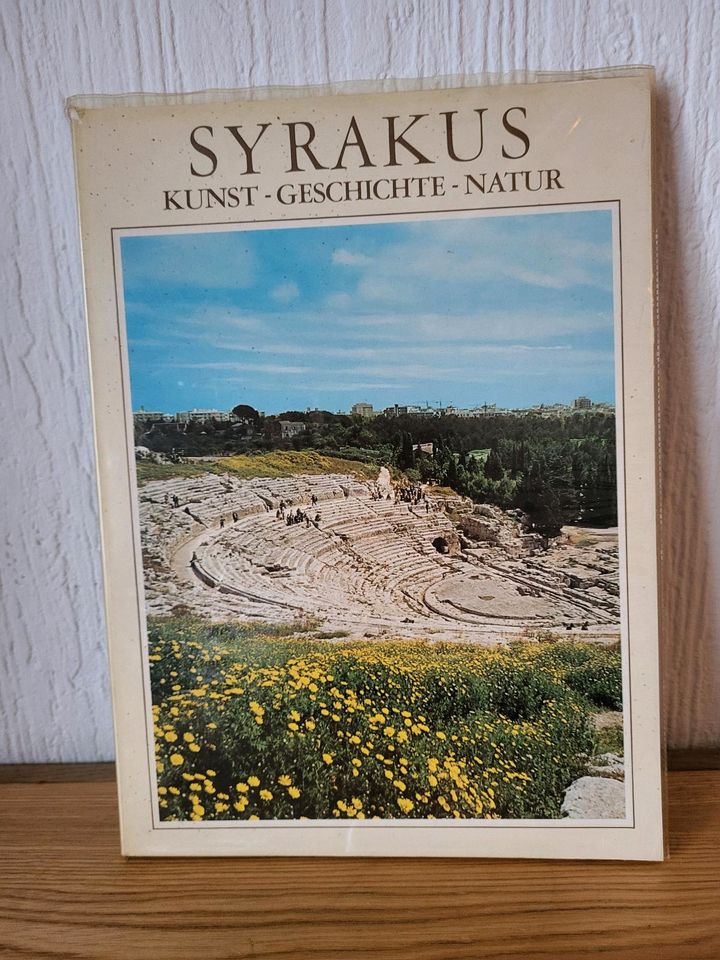 Buch Syrakus in Burgberg