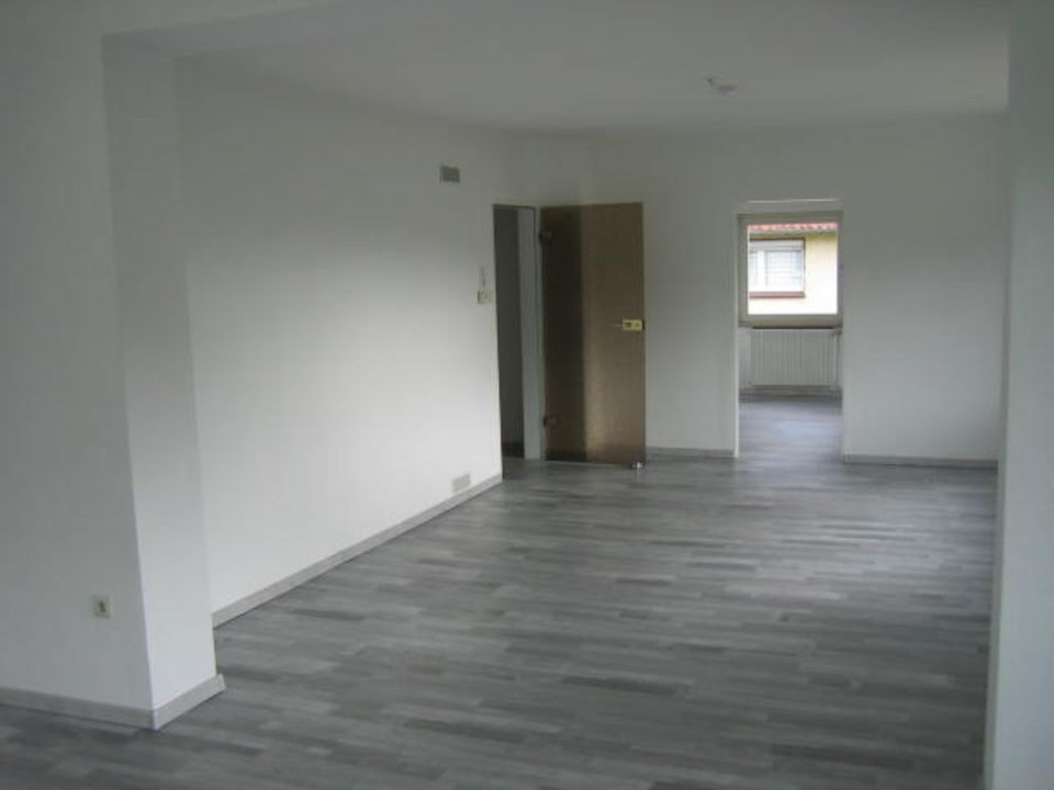 Wohnung 120 m², ruhige Lage, hell, stadtnah, Detmold. in Detmold