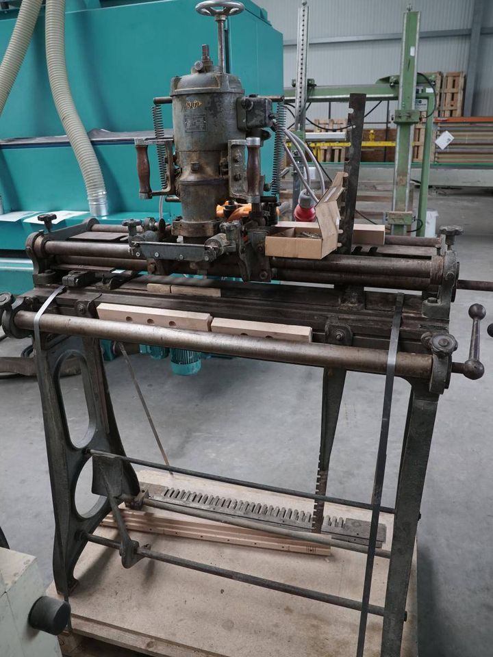 Zinkenfräsmaschine Wilhelm Grupp in Klipphausen