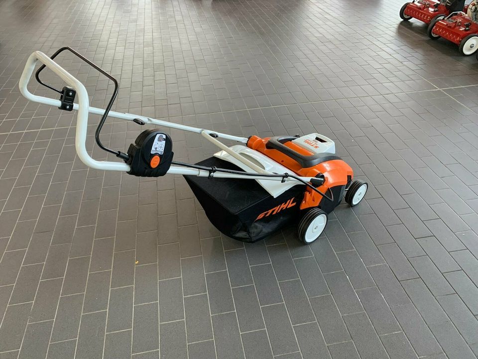 STIHL RLA 240 Akku-Vertikutierer Set mit 2x AK 30 und AL 101 in  Niedersachsen - Wallenhorst | eBay Kleinanzeigen ist jetzt Kleinanzeigen