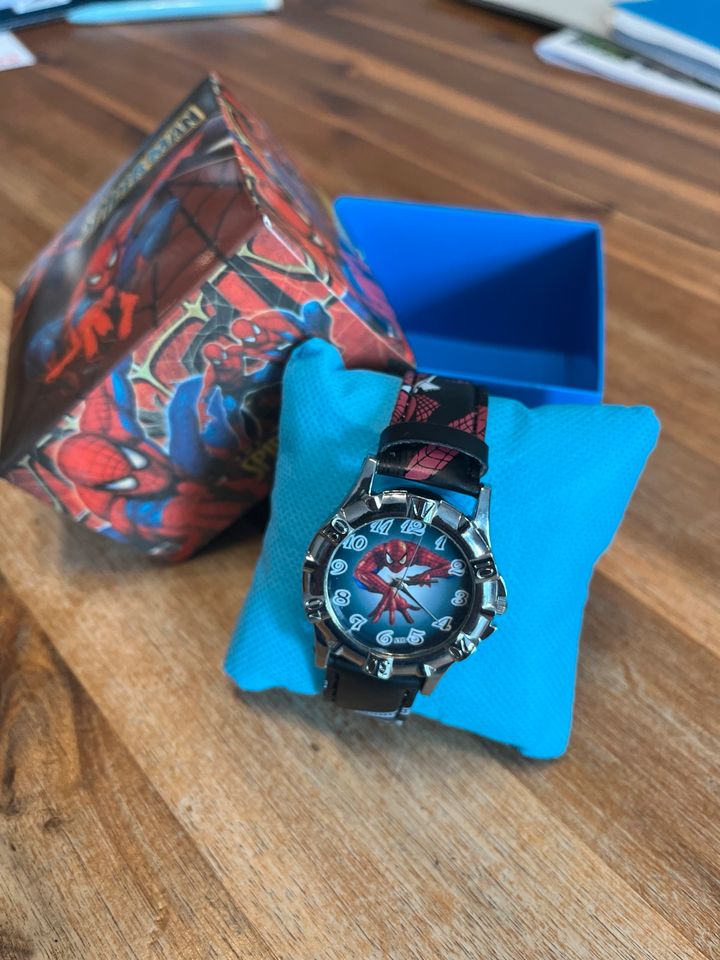 SPIELZEUG Armband Uhr Spiderman  Marvel DC in Elsterberg