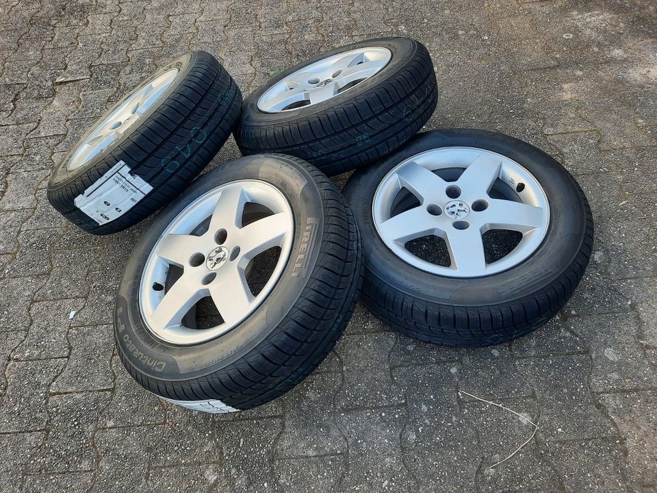 4x Neu Sommerreifen 185 65 R15 88T Alufelgen Peugeot 207 4x108 in Walldorf