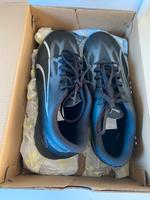 NEUE PUMA Sportschuhe Gr.38.5 München - Bogenhausen Vorschau