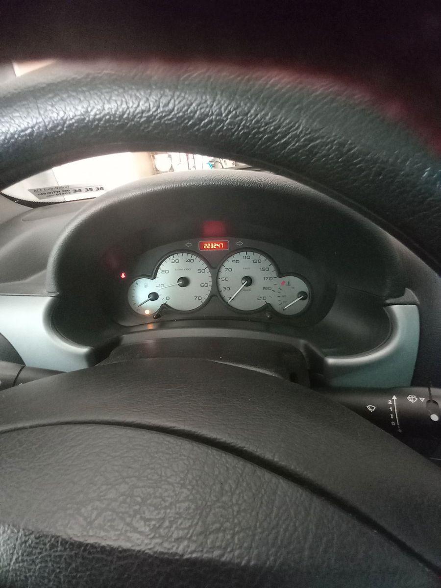 Abbildung des Autos Peugeot Partner Sportium…