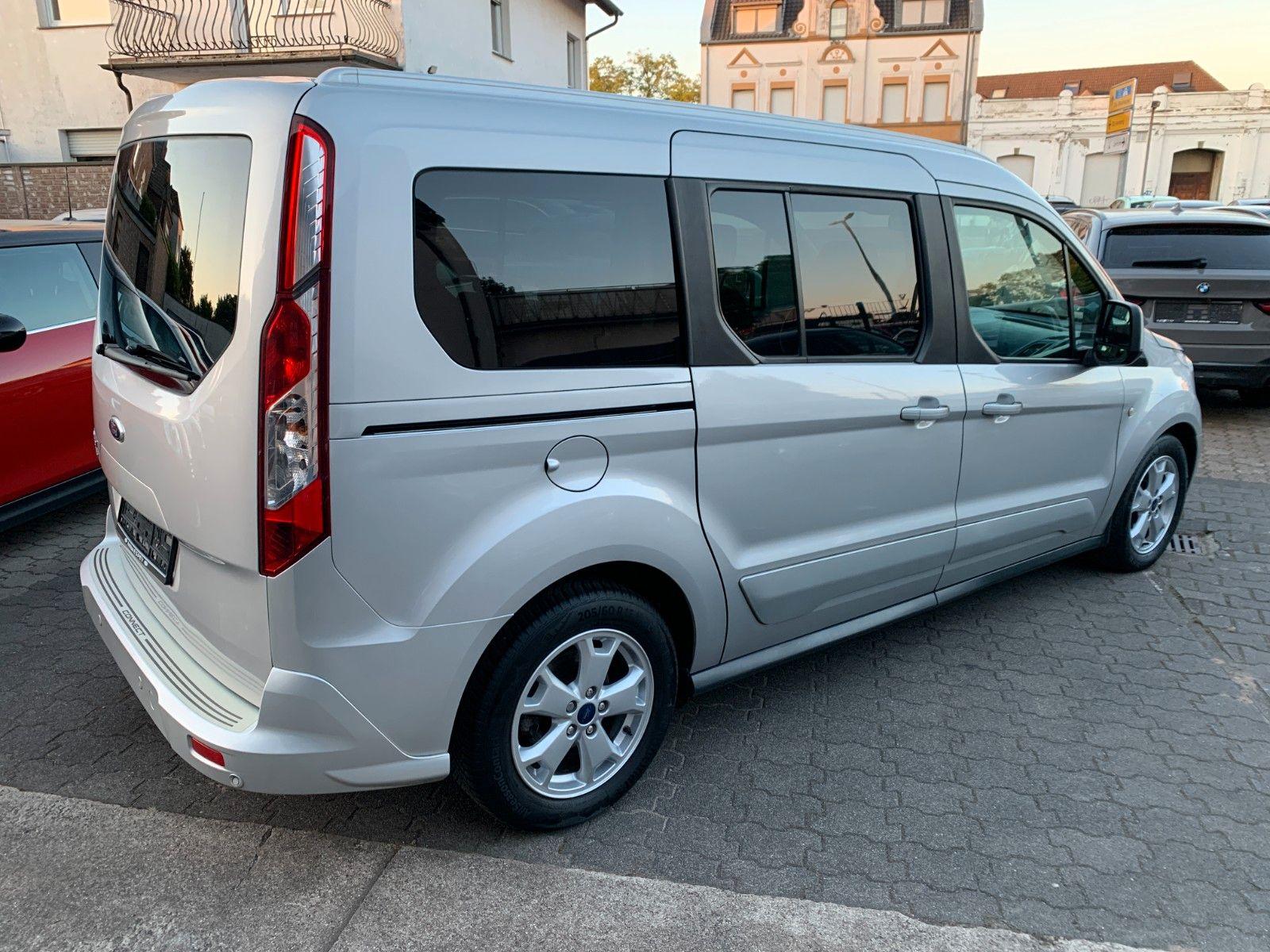 Abbildung des Autos Ford Grand Tourneo Conne…