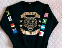 NEU ZUMBA Gr. XS 'Spirit Sweatshirt' Schwarz/Gold Flaggen  UNISEX Östliche Vorstadt - Hulsberg Vorschau