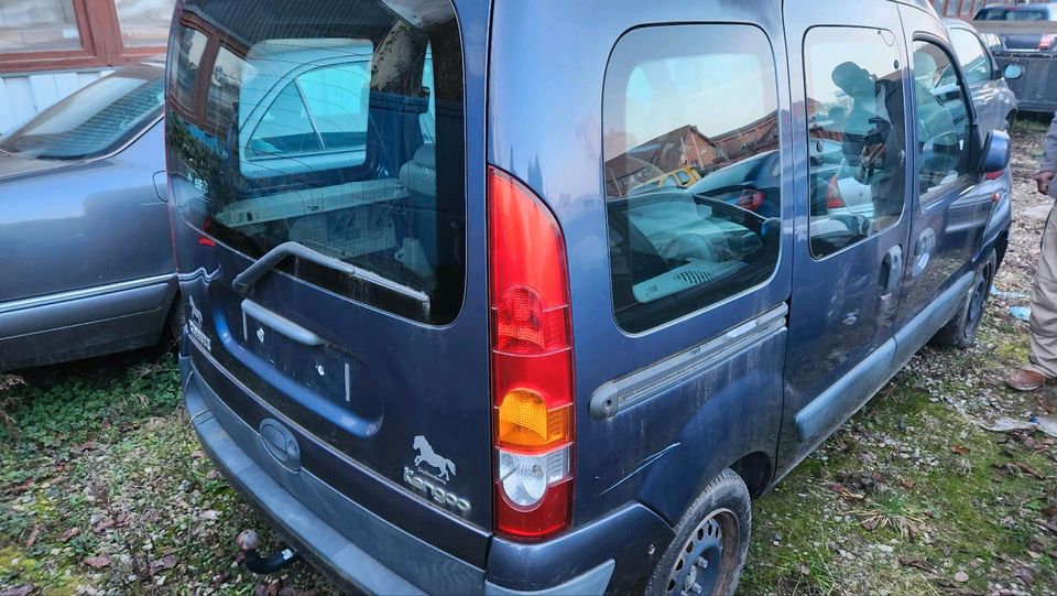 Schlachtfest! Renault Kangoo 1,2 blau 2003 Wasserschaden in Eschweiler