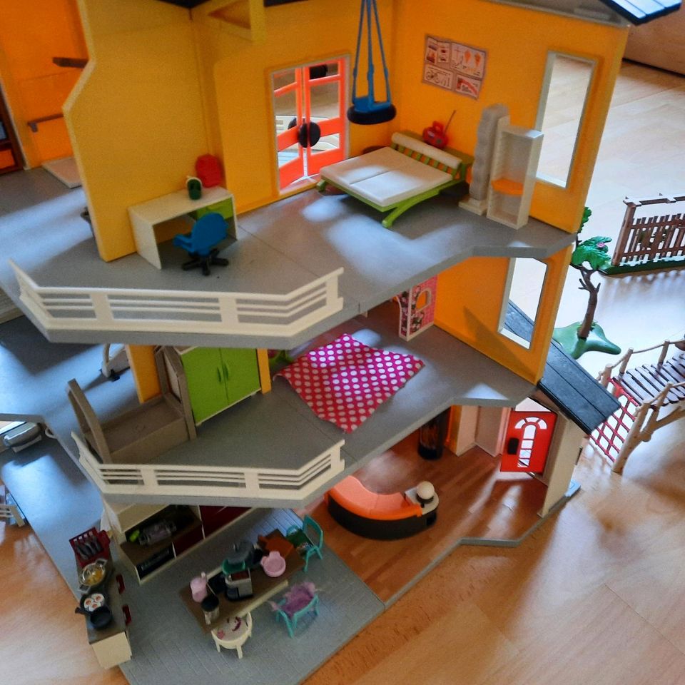 Playmobil city life Haus 9266 mit Etagenerweiterung viel Zubehör in Simmerath