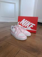 Nike Sneaker neuwertig Sachsen - Leutersdorf Vorschau