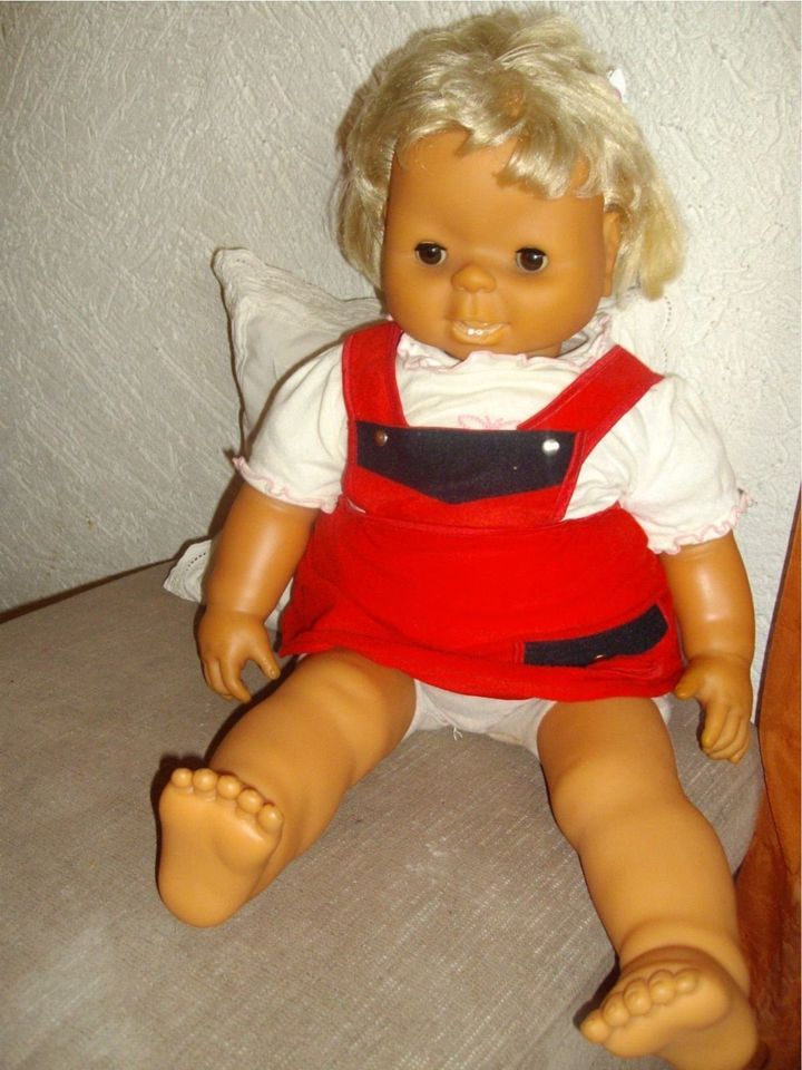 DDR Puppe Schlenkerpuppe Mädchen ca 65 cm in Schönheide