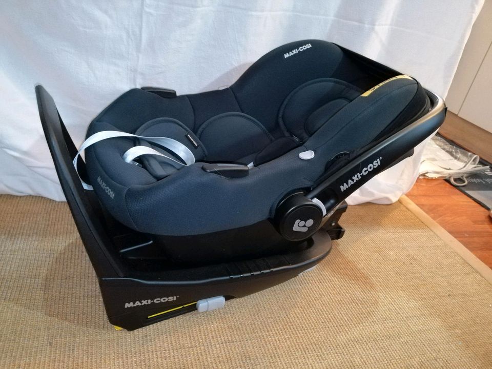 Maxi cosi cabriofix isize babyschale mit familyfix 3 in Wermelskirchen