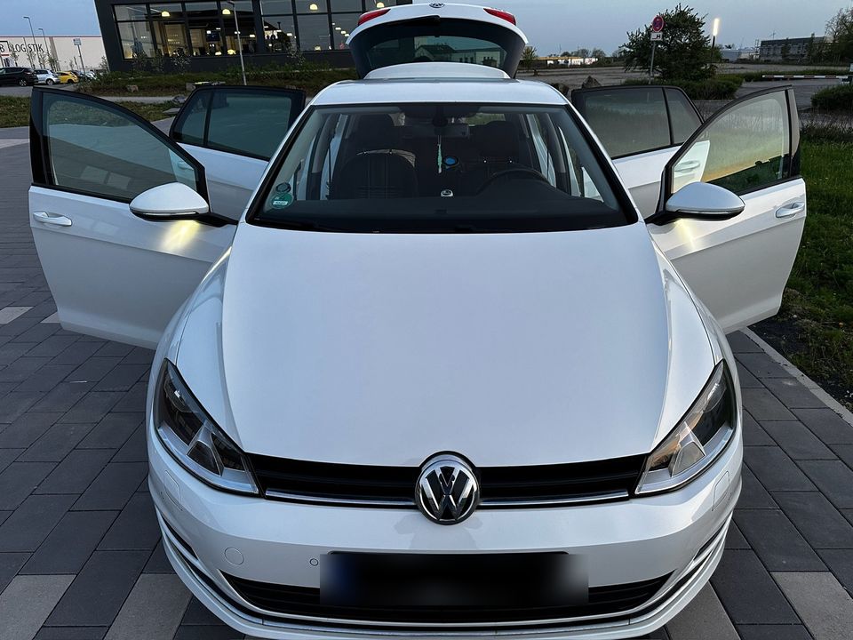 VW Golf VII Lounge 1.4 TSI, 8-Fach Bereift, Subwoofer in Ennigerloh