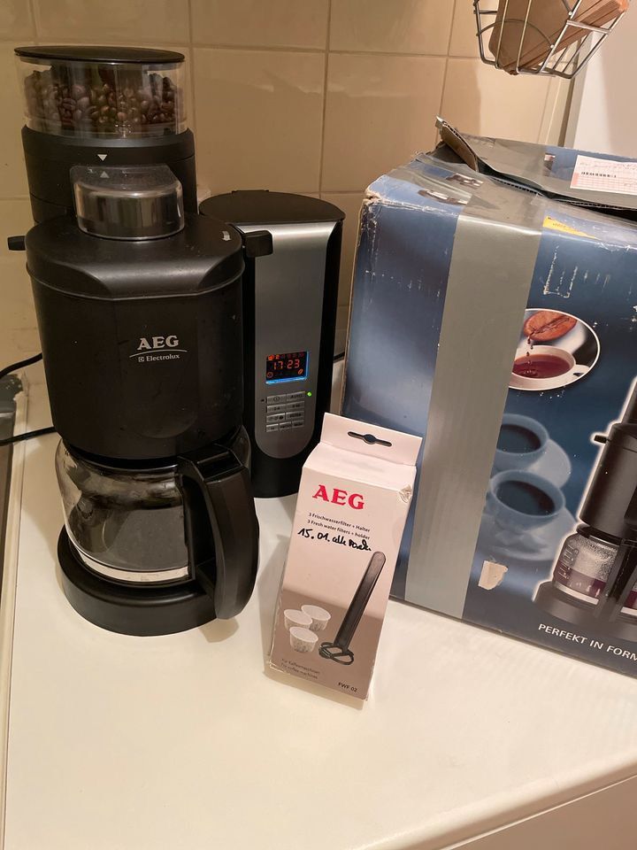 Kaffeeautomat KAM 200 mit Mahlwerk. Wie neu, voll funktionsfähig in Berlin  - Charlottenburg | Kaffeemaschine & Espressomaschine gebraucht kaufen |  eBay Kleinanzeigen ist jetzt Kleinanzeigen