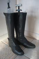 Sehr schöne schwarze Lederstiefel mit Lochmuster von Comma Wandsbek - Hamburg Jenfeld Vorschau