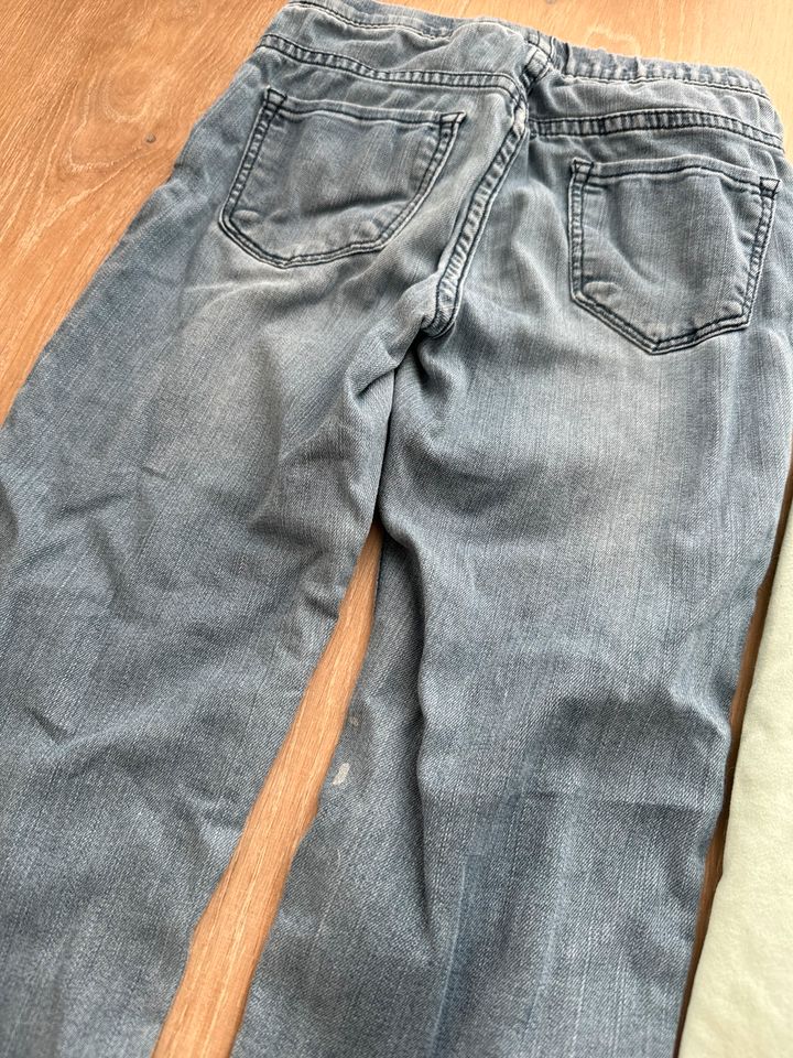 TOP HOSENSET ZU VERSCHENKEN JEANS H&M POCO PIANO GR. 116 in Göttingen