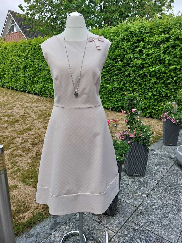 Comma Kleid Größe 38 chic fein festlich wie neu in Hückelhoven