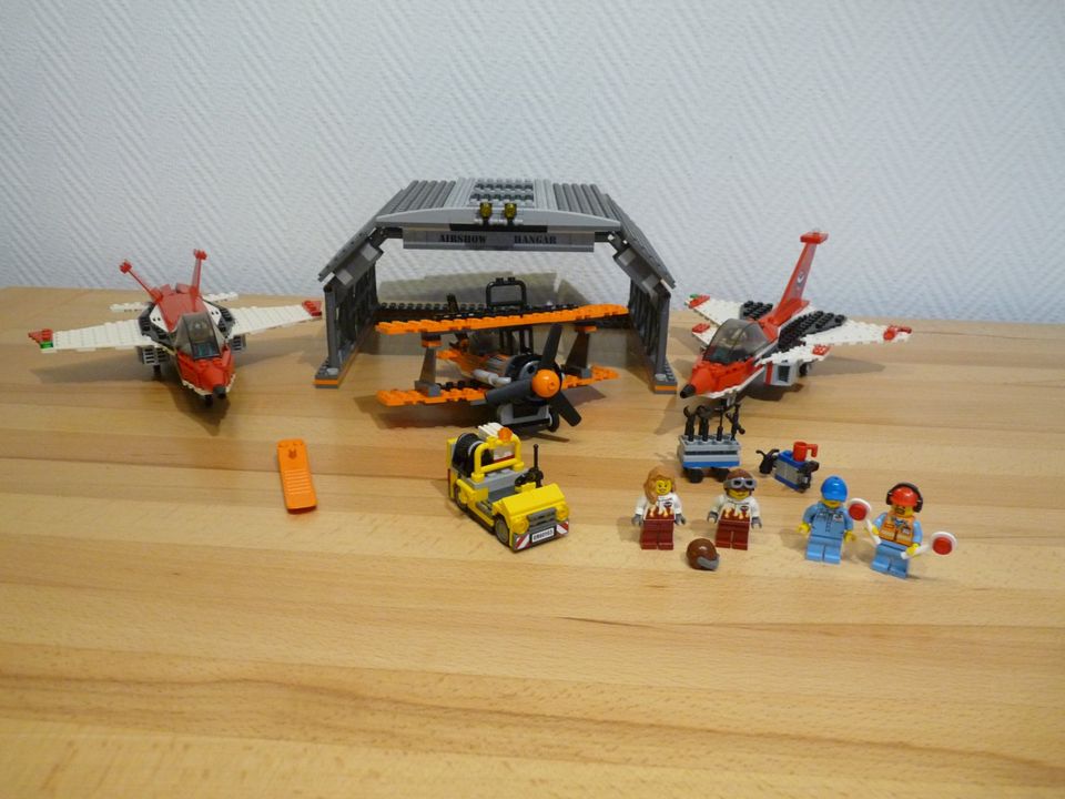 LEGO City (60103) Die große Flugshow, Hangar, komplett mit OBA in Uetze