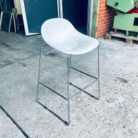 Design Barhocker Kunststoff Hocker Stühle Sitzen gebraucht Frankfurt am Main - Fechenheim Vorschau