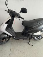 Piaggio Roller weiss Motoroller Motorrad Benzin Bayern - Karlshuld Vorschau