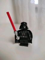 LEGO STAR WARS Minifigur Darth Vader mit rotem Laserschwert Nordrhein-Westfalen - Monheim am Rhein Vorschau