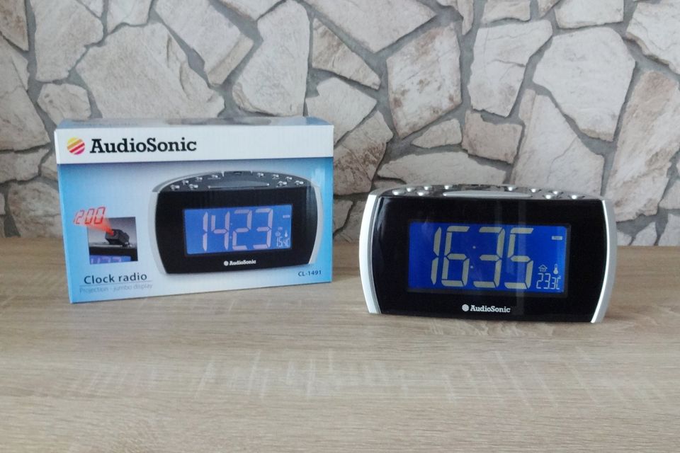 AudioSonic CL-1491 Radiowecker - Wecker - Uhr - Radio m Projektor in Andernach