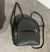 H&M Minirucksack 20 cm schwarz Lederimitat Hessen - Friedrichsdorf Vorschau