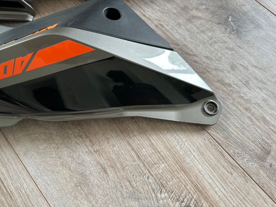 KTM Adventure 1190 Verkleidung Plastik Silber Heck li + re in Bienenbüttel