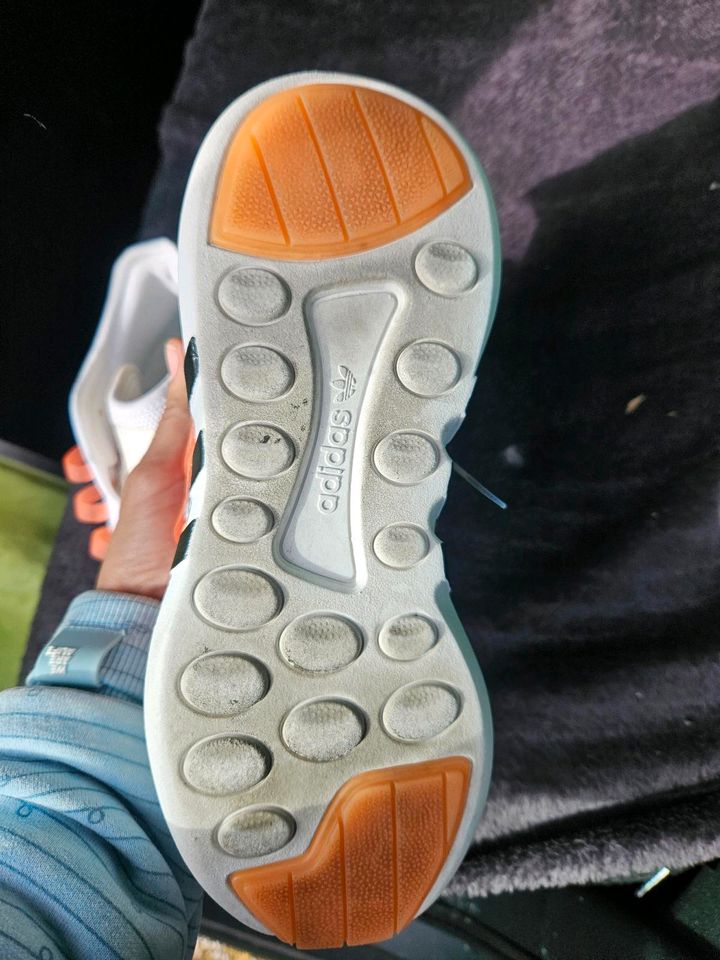 Adidas EQT  Sneaker Schuhe Gr 36 2/3  neuwertig in Lage