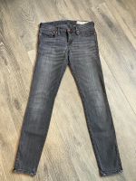 Diesel Skinny Jeans Damen Grau wie NEU!!! Nordrhein-Westfalen - Hövelhof Vorschau