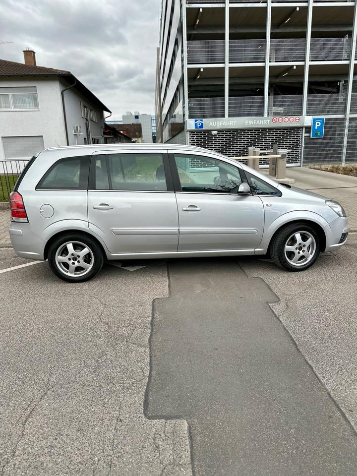 Opel Zafira 2,2 Automatik, Steuerkette NEU, 7 Sitzer, TÜV NEU in Heidelberg