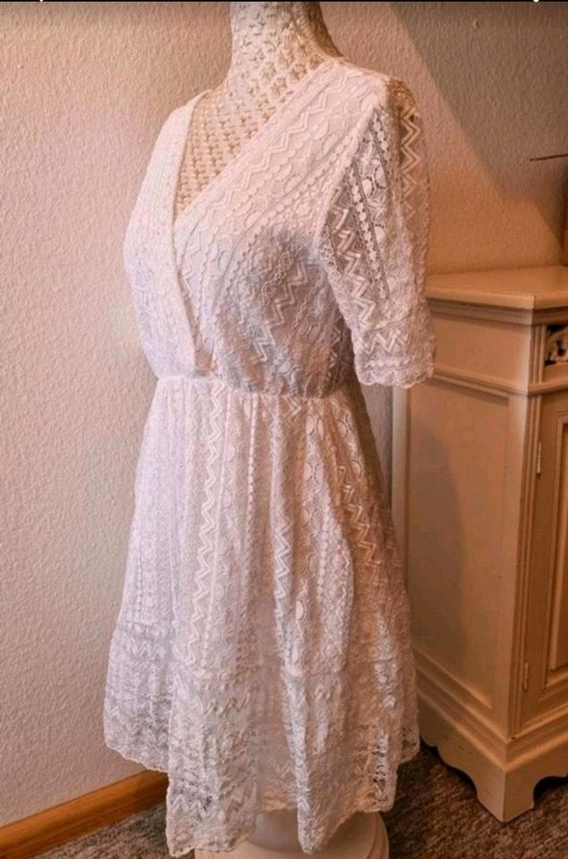 Damen Kleid Sommerkleid weiss NEU knielang Spitze  Gr. S 36 in Emmendingen