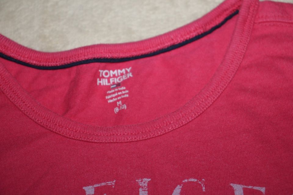 cooles T-Shirt von Tommy Hilfiger in Gr.128-134 (8-10J) in Marxzell