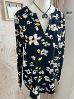 Neue Bluse von Ichi – Größe 34/36 Schwarz m. Blumenmuster Brandenburg - Zehdenick Vorschau