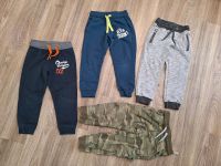 Kleiderpaket Jungen Gr. 98, Jogginghosen Hessen - Schaafheim Vorschau