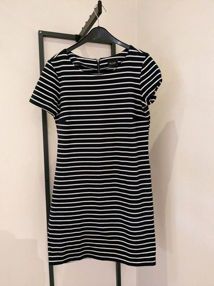 VILA Damen Mini Kleid maritim gestreift dunkelblau weiß Gr. S in Jena