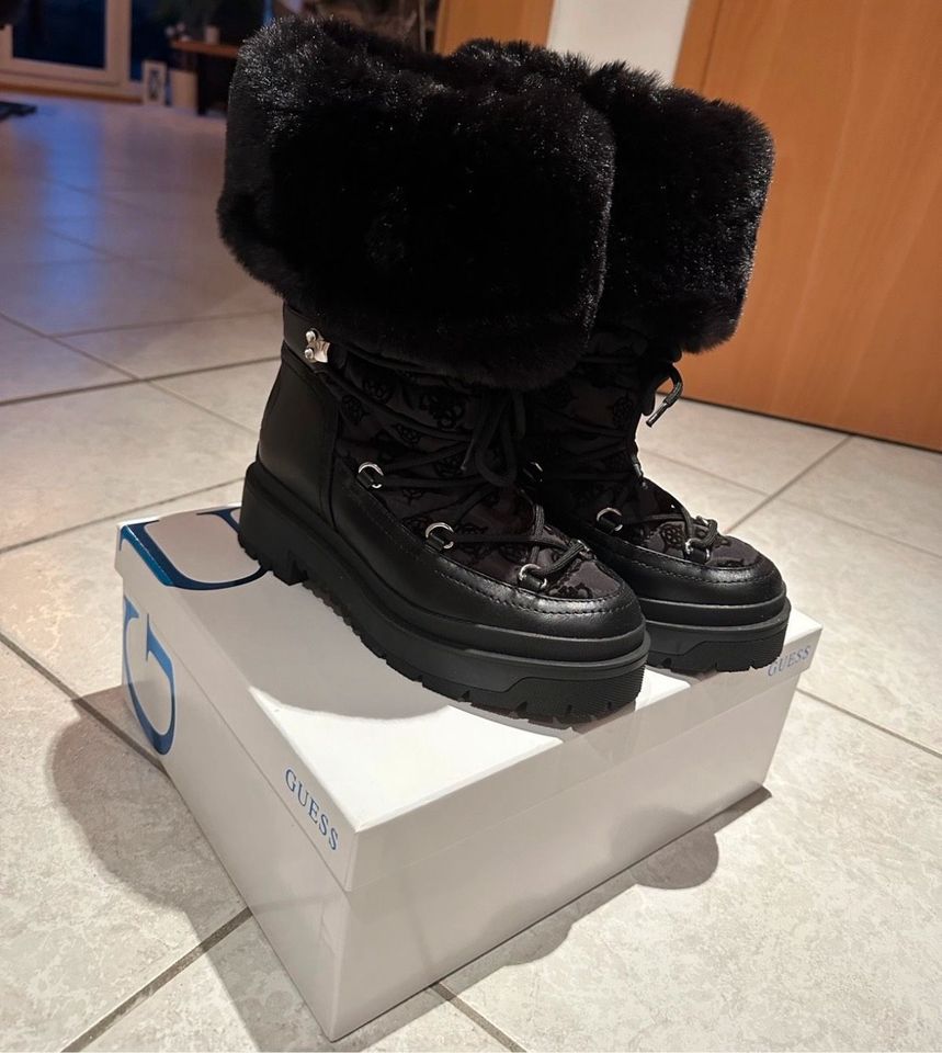 Winterschuhe/Stiefeletten/Stiefel/Guess/ Guessstiefel/Schuhe in Melsungen