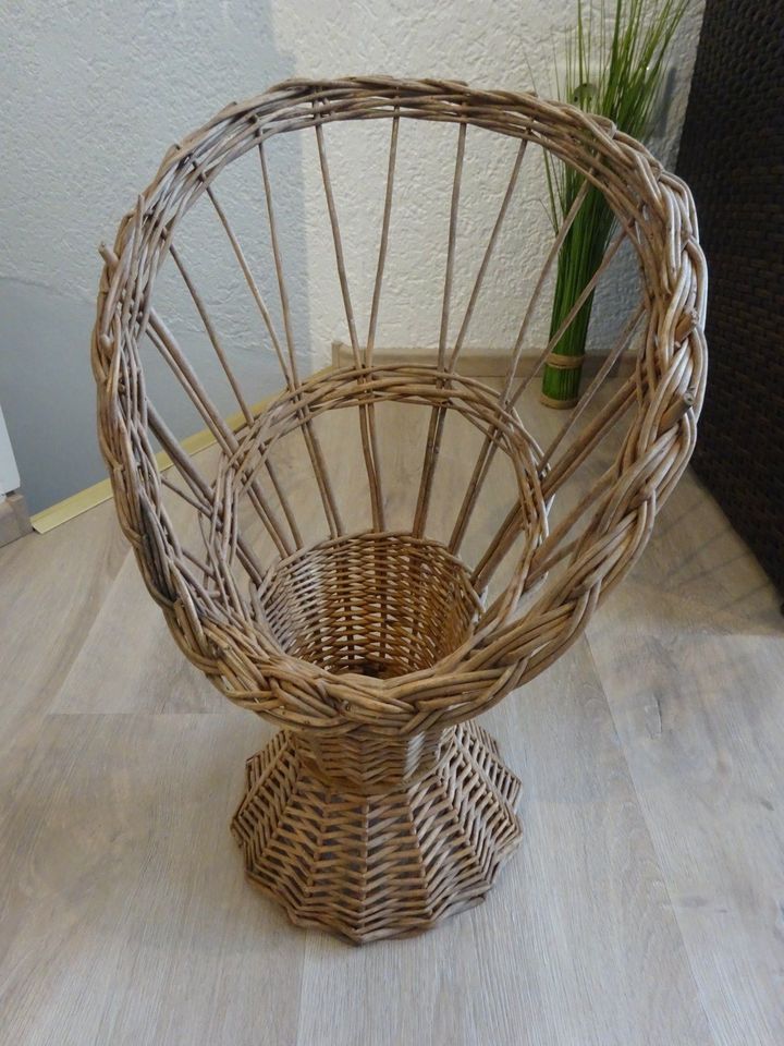 Rattan Pflanzenständer, Vintage in Obertraubling