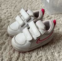 Nike Sneaker / Turnschuhe Kinder / Kinderschuhe Größe 21 Bayern - Hettstadt Vorschau