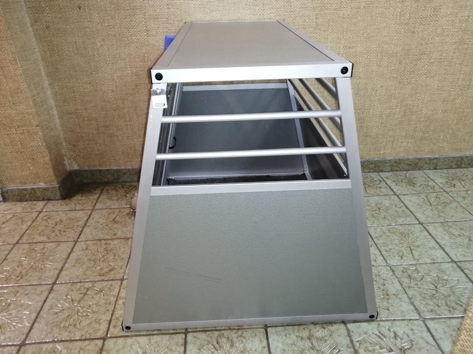 Hundetransportbox Hundebox  Käfig fürs Auto Aluminium in Lippetal