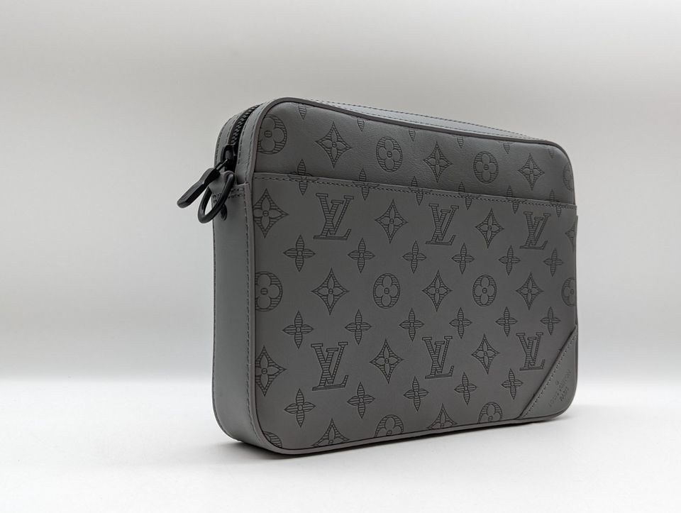 Louis Vuitton Duo Messenger Monogram Shadow Leder Grau Tasche in Kiel