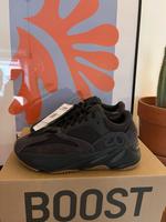 Yeezy boost 700 Deadstock Gr. 37 1/3 schwarz Bayern - Würzburg Vorschau