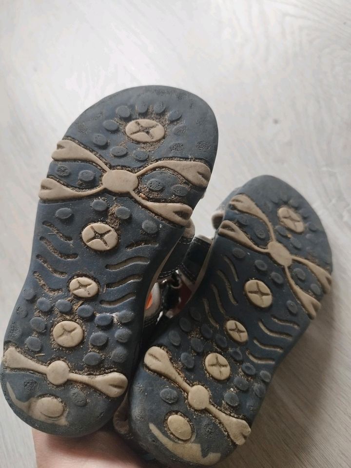 Schuhe Sandalen für Kind Junge Größe 25 in Gera