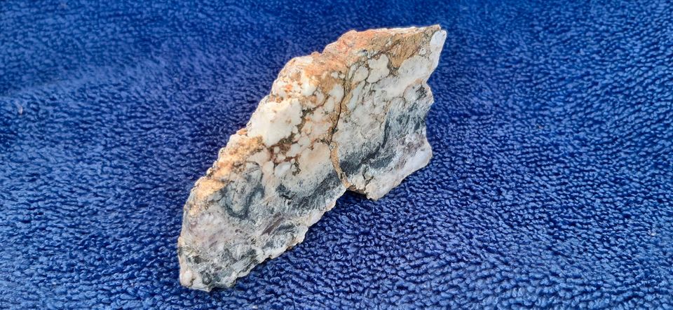 Mineralien Opal Quarz Manganoxid Edelsteine Heilsteine Esoterik in Leipzig