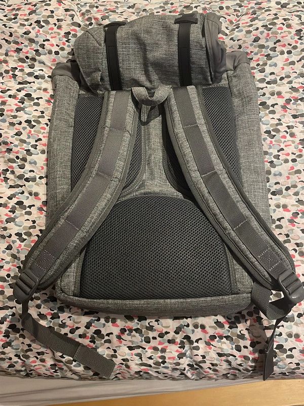 Herschel Rucksack in grau mit gepolstertem Laptopfach in Hügelsheim